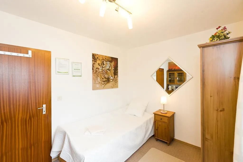 Bed And Breakfast Zeevat Munich Germany