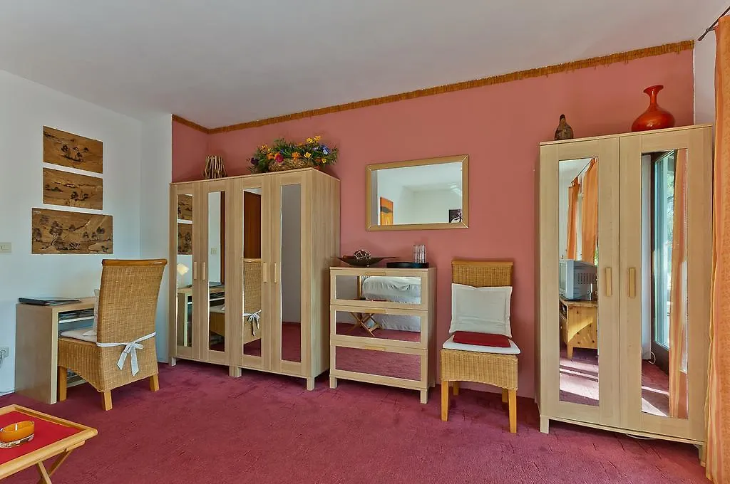 Bed And Breakfast Zeevat Munich Bed & Breakfast